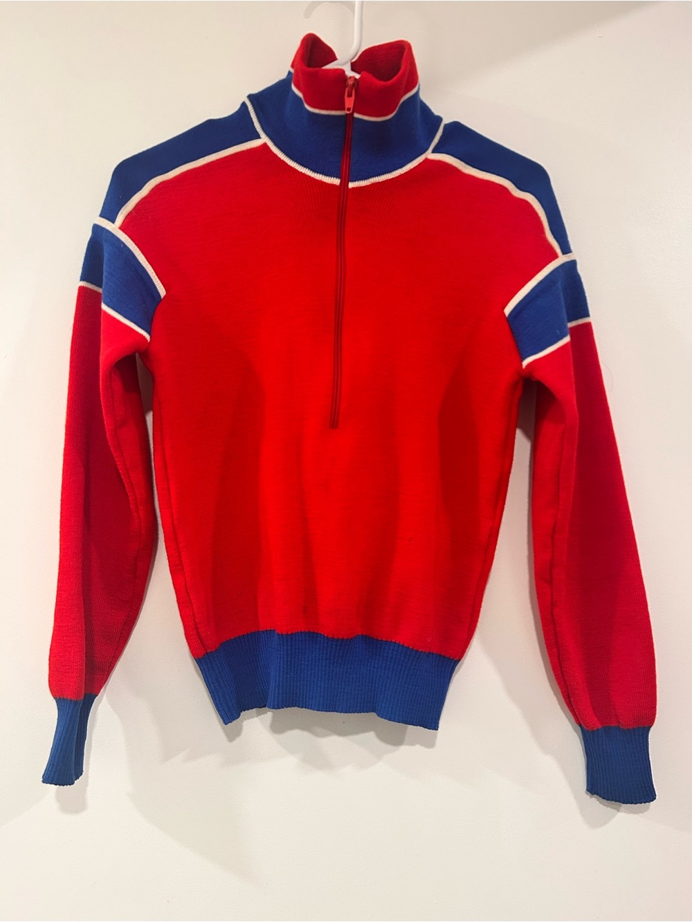 100% Virgin Wool Vintage Skiing Red Zip-Up Sweater with Blue Accents